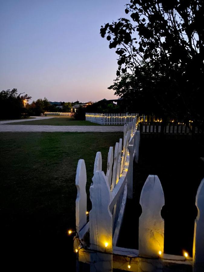 City On A Hill At Spring Creek Fredericksburg Exterior photo